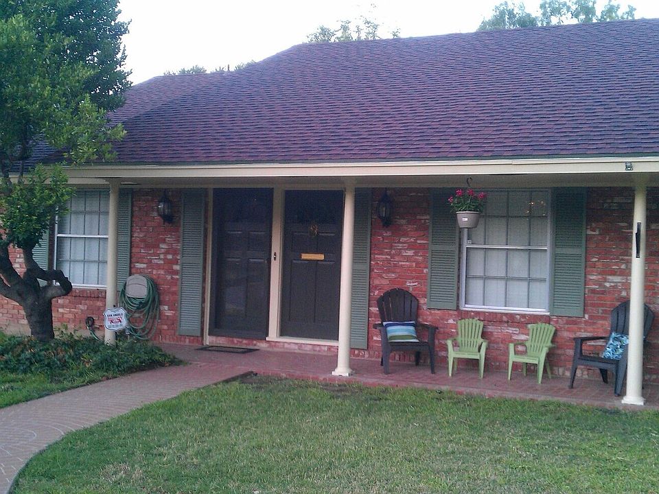 1st image of 2615 Parkview Dr