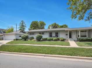 4436 Fairview Ave, Downers Grove, IL 60515