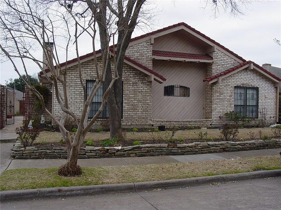 1st image of 424 Tall Oaks Ln