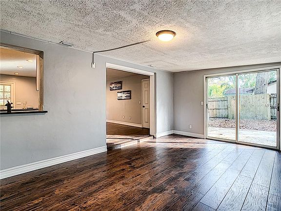 4th image of 406 S Blue Lake Ave