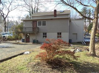 12 Strawtown Rd, West Nyack, NY 10994