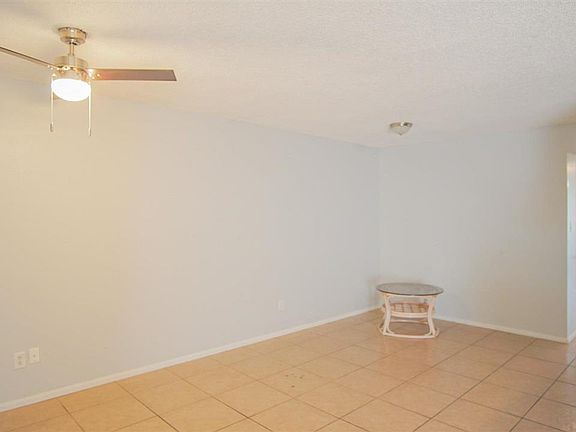 4th image of 1207 W 20th Pl