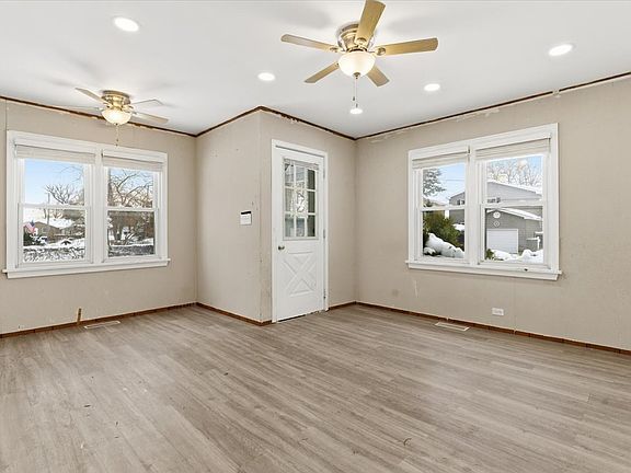 5th image of 33759 N Lake Shore Dr