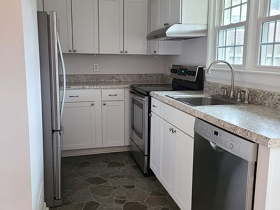 5th image of 220 S Virginia Ave