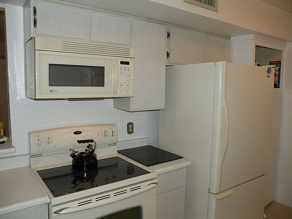 3rd image of 25614 S Pinewood Dr