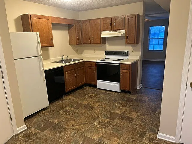 2 bed, 1.5 bath, 1000 sqft, $950 — Photo 3