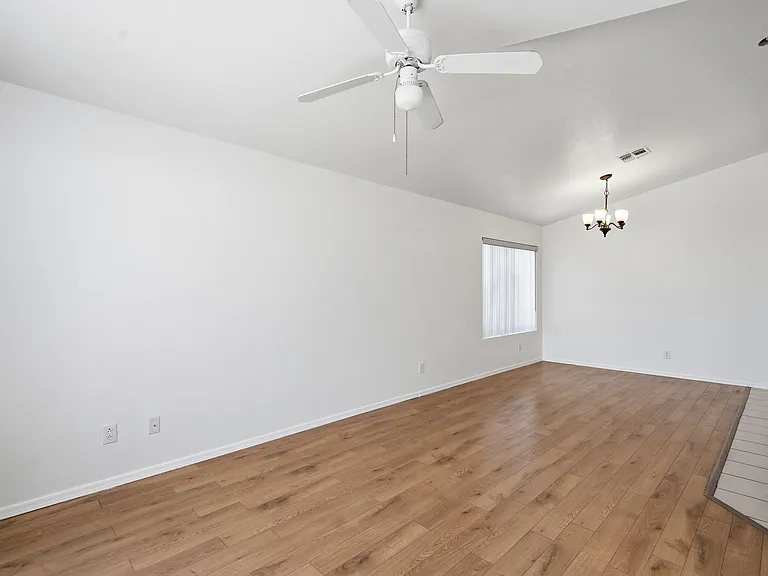 1302 E Michelle Dr — Photo 23