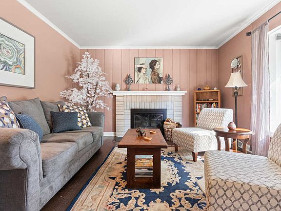 3rd image of 4931 Glenburn Ave