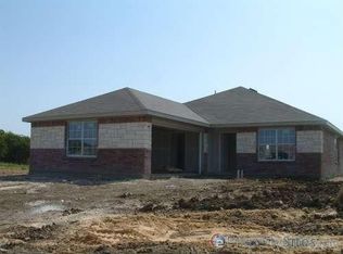 1901 Chicory Ln, Arlington, TX 76010