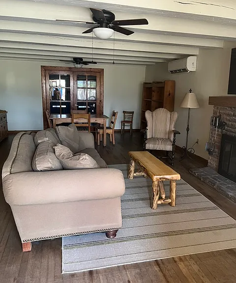132 Frontier Rd — Photo 2