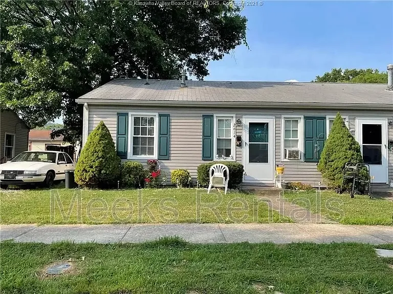 2616 Furlong Ave — Photo 2