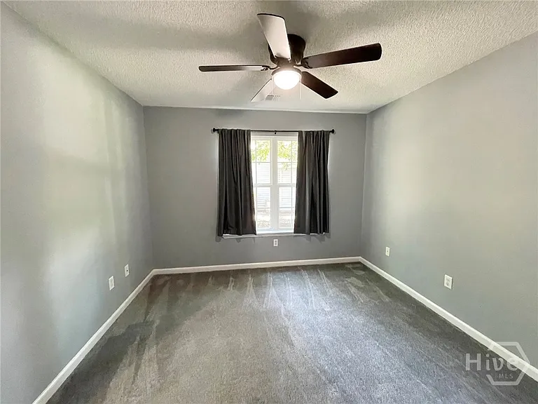 119 Mustang Dr — Photo 35