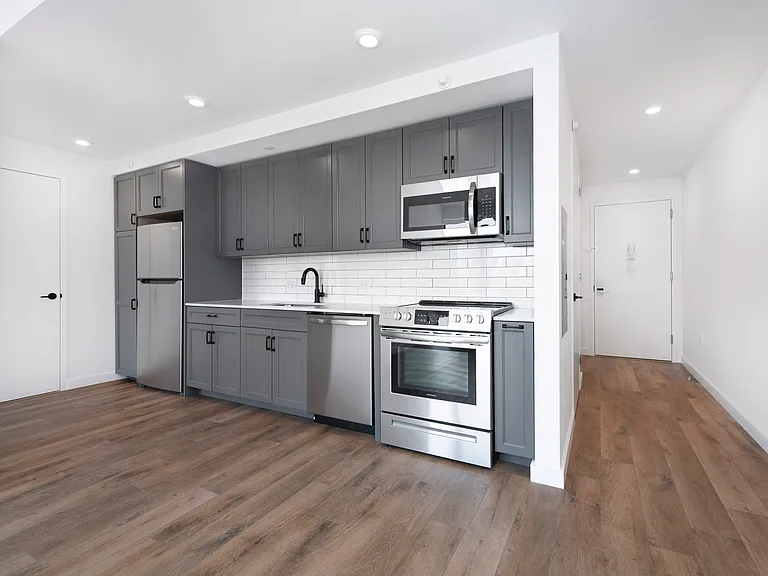 251 W 117th St #10D — Photo 4