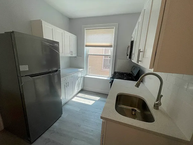 23-61 28th St #2F — Photo 2