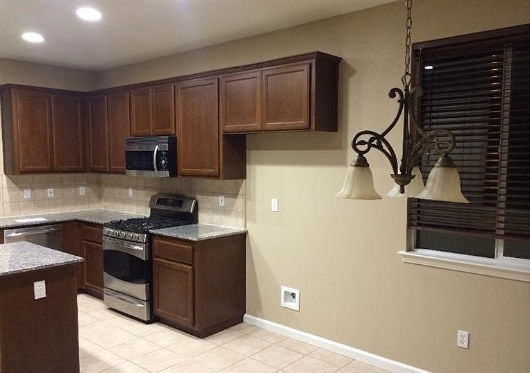 2nd image of 507 Descanso Bay Cir