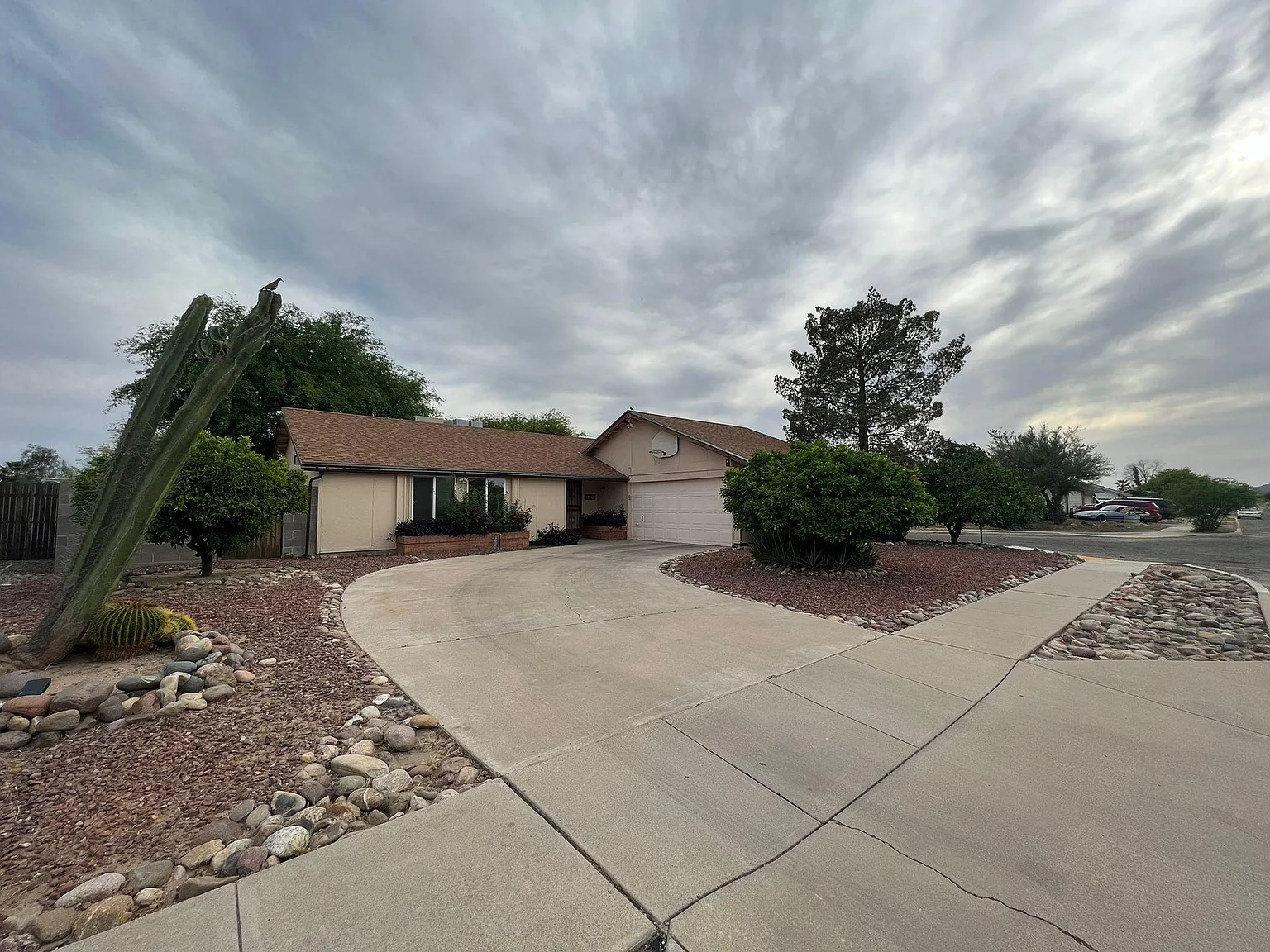 3 bed, 1310 sqft, $2,500 — Photo 2