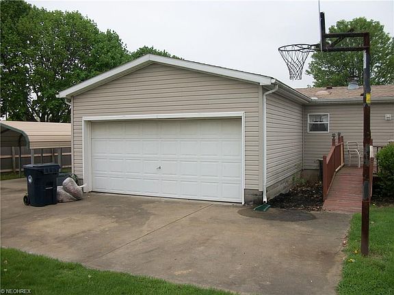 3rd image of 315 East Ave