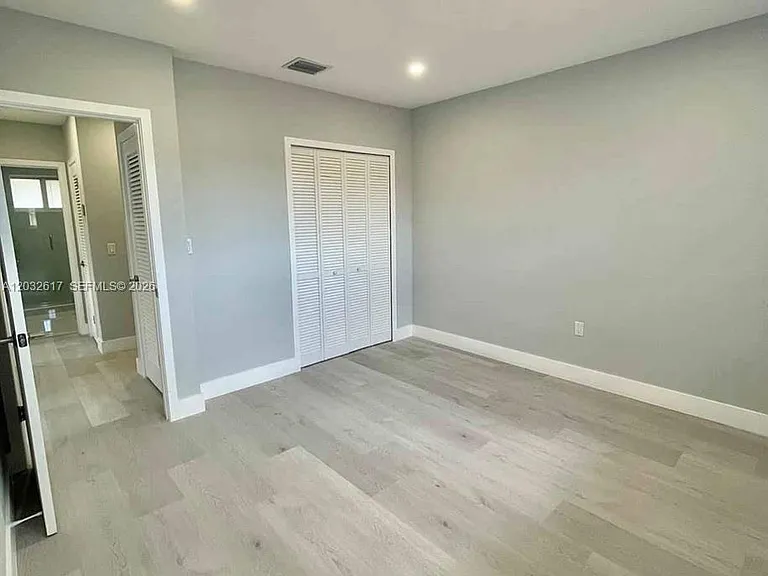 950 NW 36th Ave — Photo 10