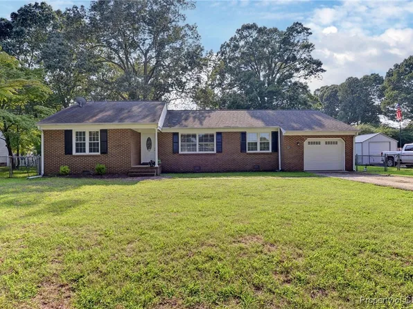 1594 Pine Tree Dr, Gloucester Point, VA 23062