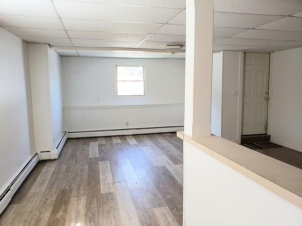 2nd image of 24 Grove St APT Ee