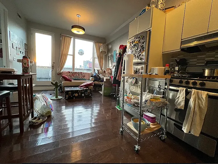 202 Starr St #4R — Photo 9