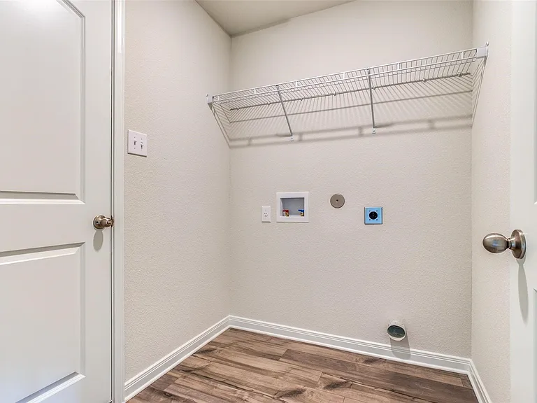 105 Lady Bird Ct — Photo 8