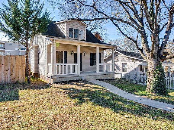 4th image of 1103 Summit Ave