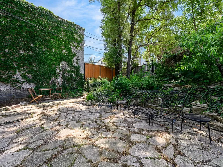 1530 N Throop St #1 — Photo 15