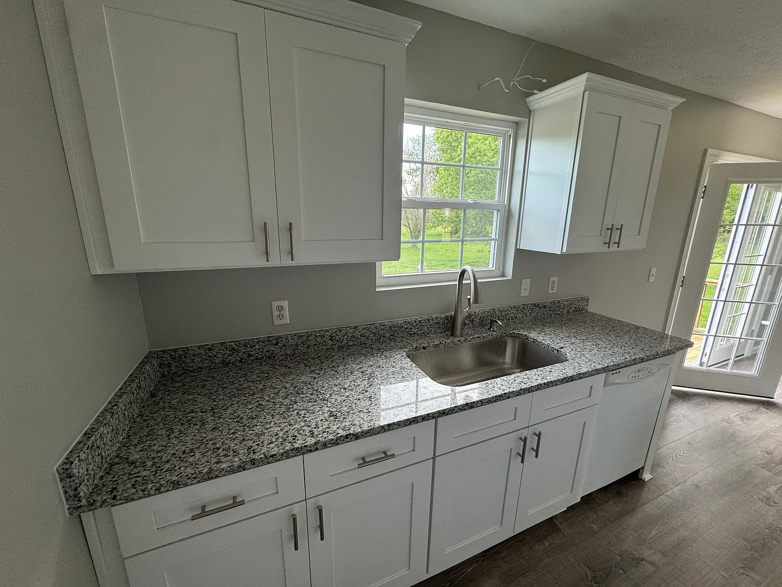 758 College St — Photo 4
