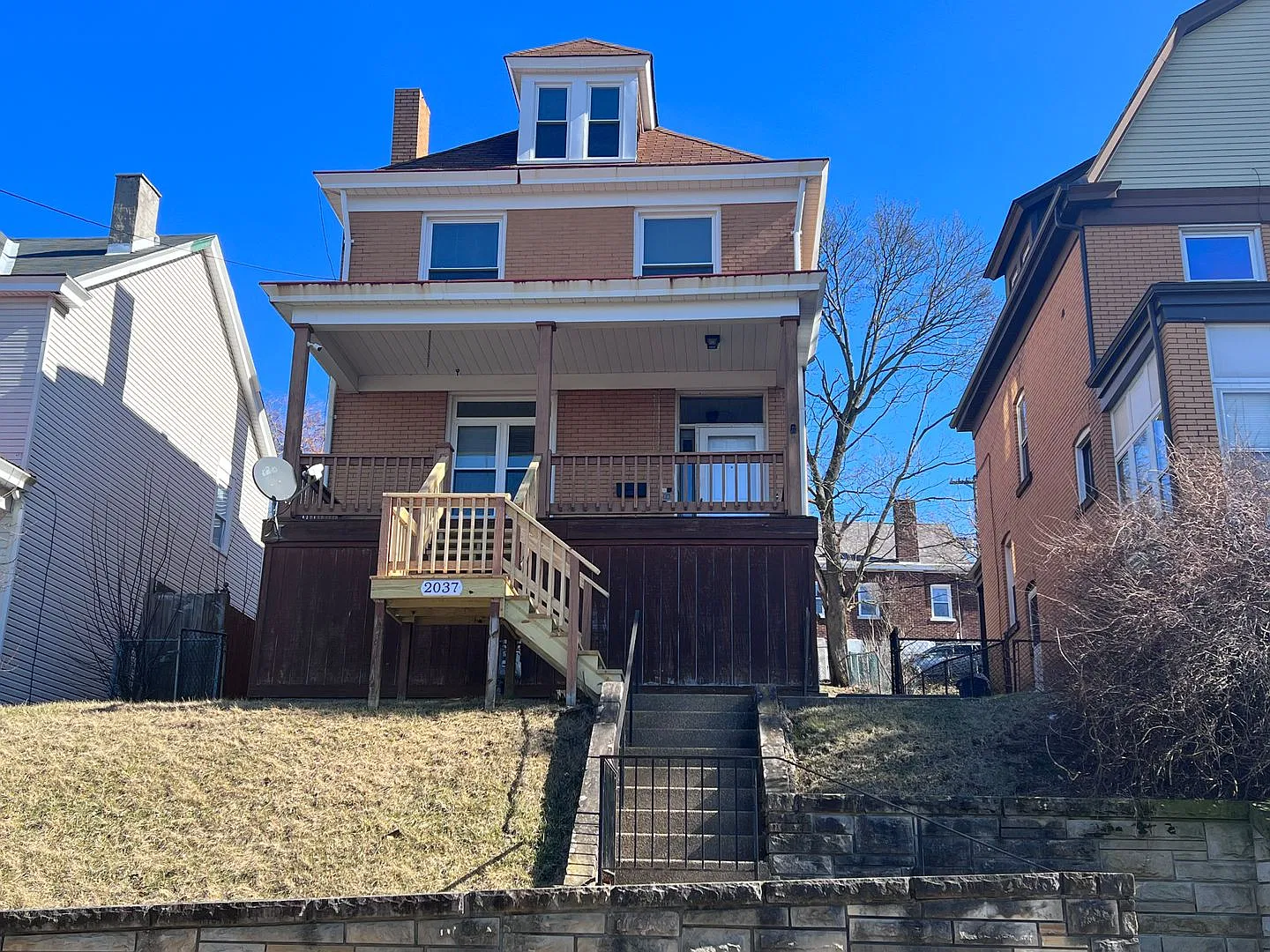 Updated 3BR 1 Bath house with yard and garage! — Photo 1