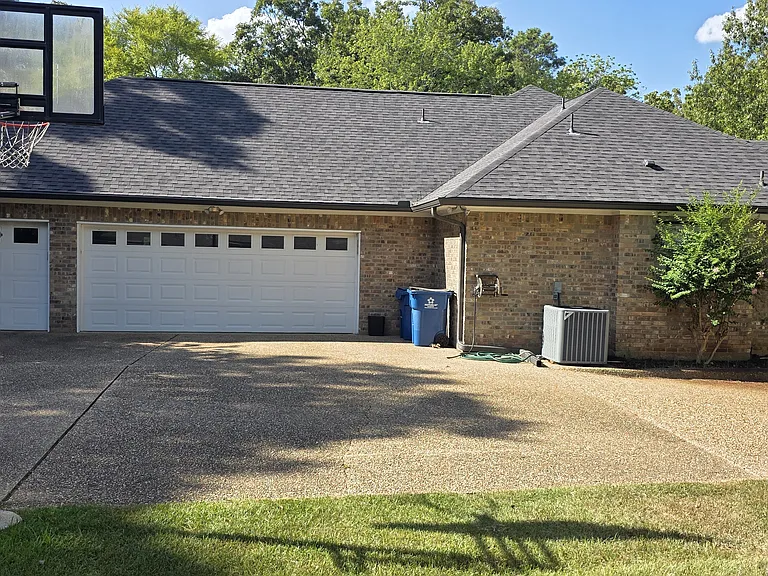 4901 Old Oak Dr — Photo 5