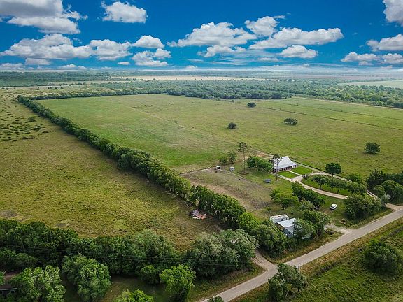 2nd image of 4394 County Road 384