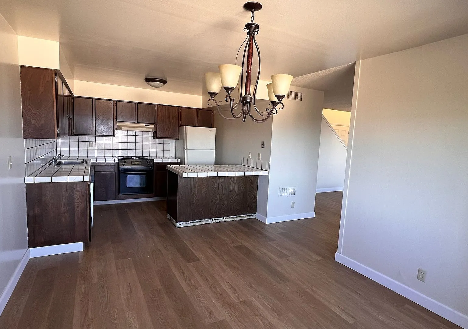 RM661M — Photo 2