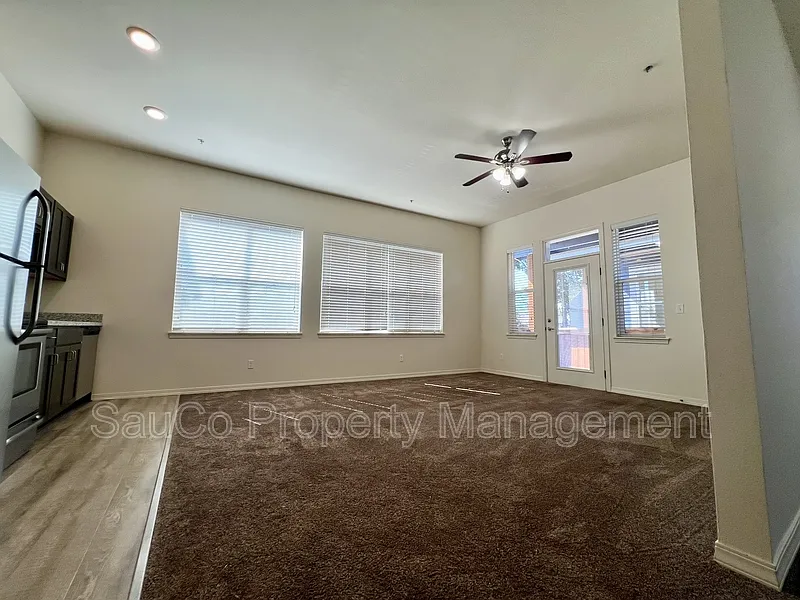 33763 E Columbia Ave — Photo 2