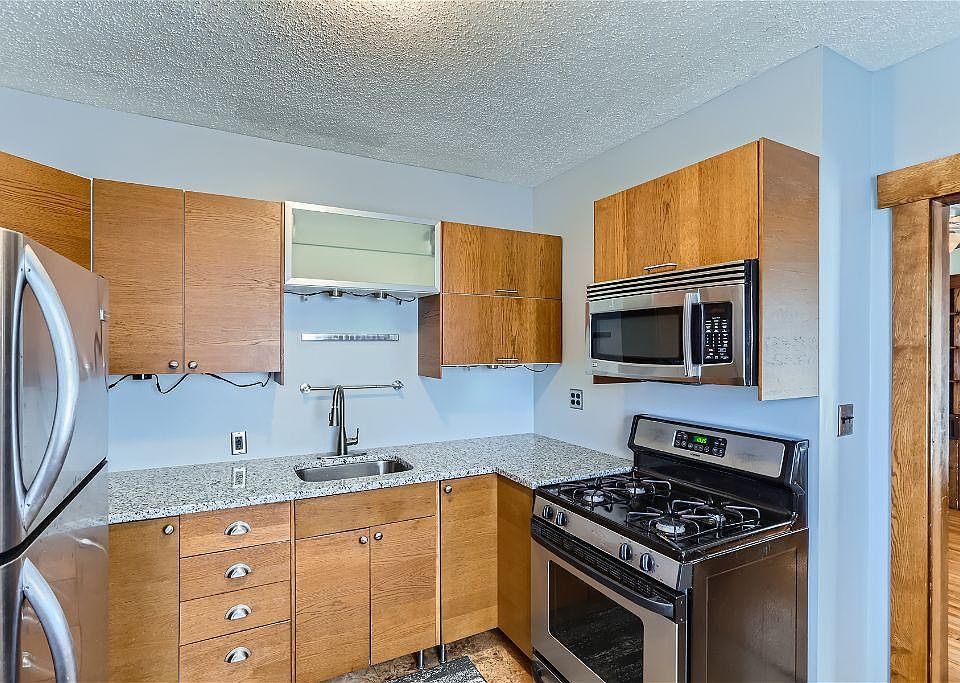 1st image of 917 Smith Ave S