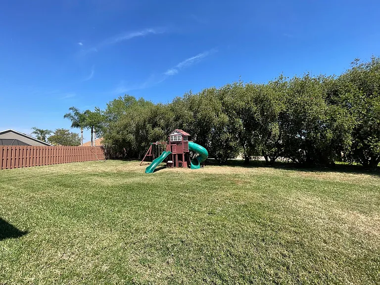 1600 Tailfeather Ct — Photo 23