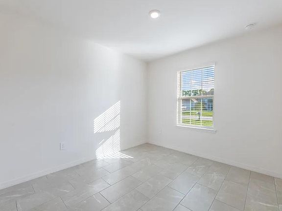 5th image of 5927 NW Brenda Cir