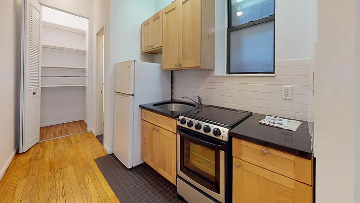 Rented by Bond New York | media 12