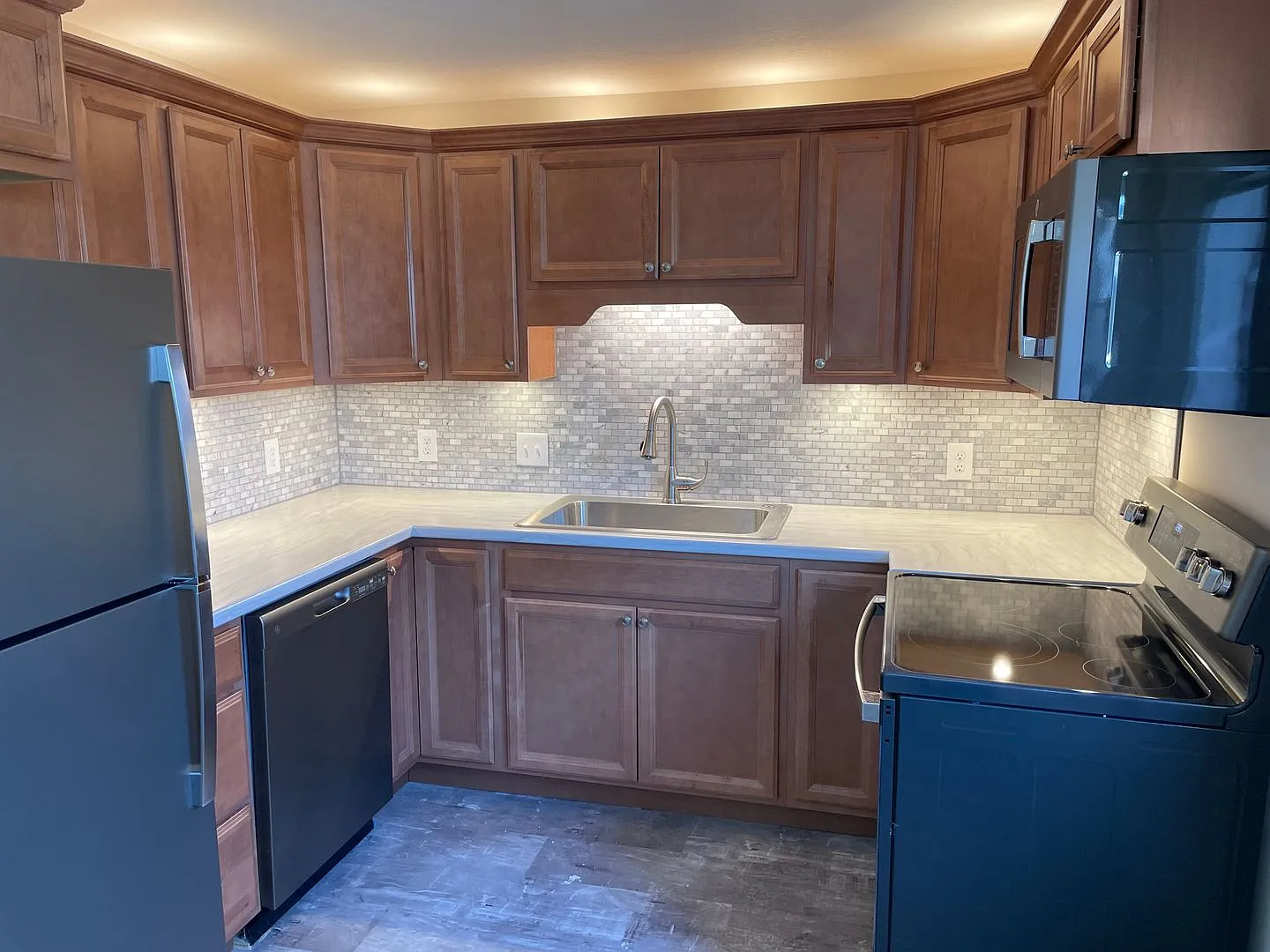 2 Bedroom, 1 Bathroom Duplex in Camanche, IA — Photo 2