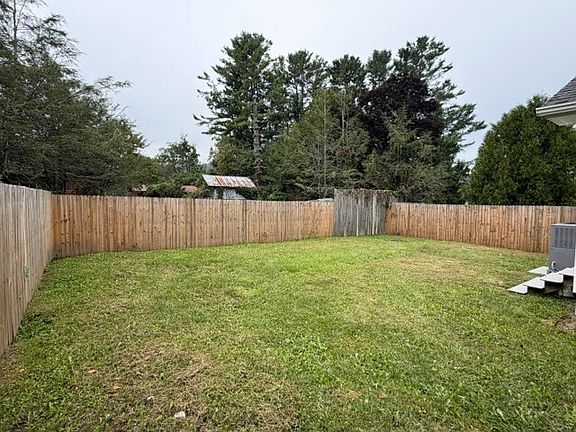 5th image of 454 Linville St