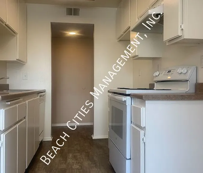 1723 Cedar Ave #211 — Photo 6