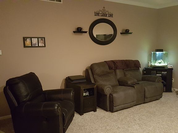 3rd image of 2427 Whitney Ave