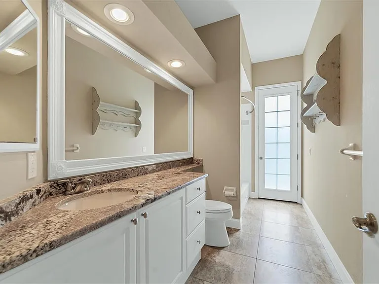 11709 Clubhouse Dr — Photo 24