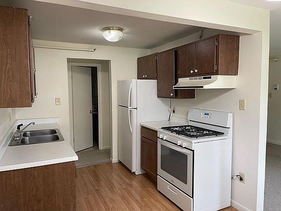 3rd image of 540 Oak Run Dr #3