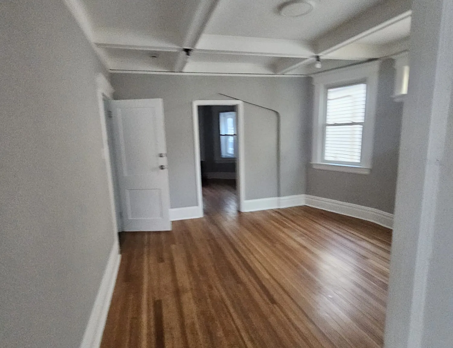 3 bed, 1000 sqft, $2,275 — Photo 2