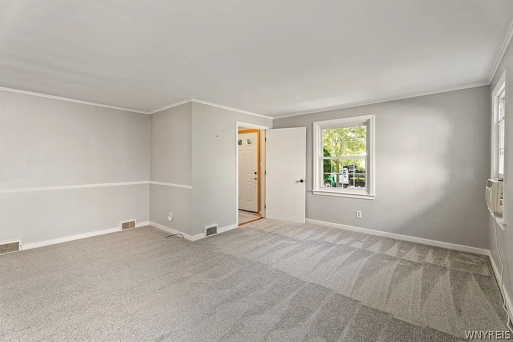 4 bed, 2.0 bath, 1496 sqft, $2,500 — Photo 4