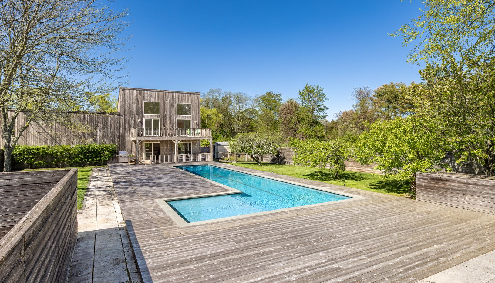  Oversized Pool