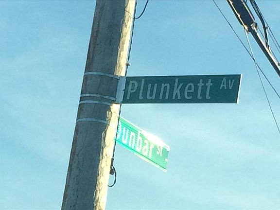 5th image of 3208 Plunkett Ave
