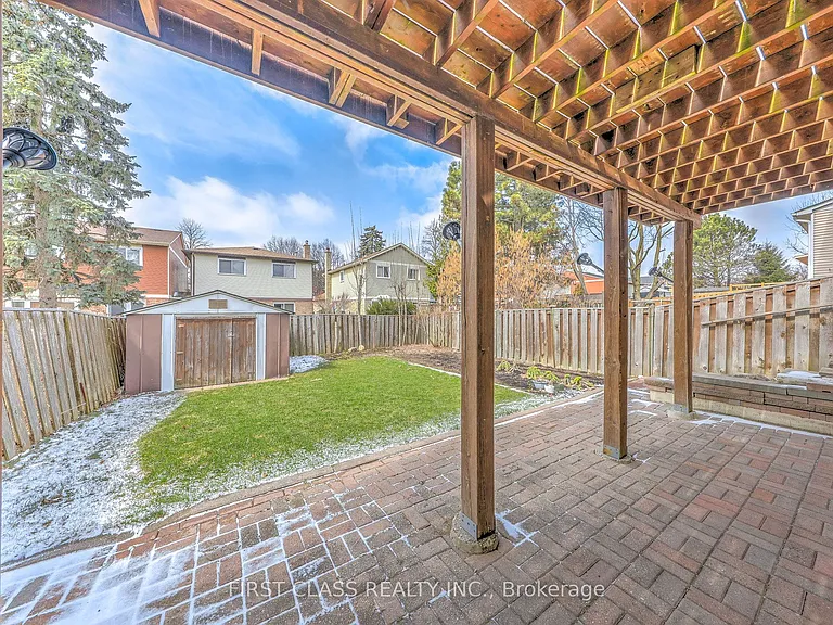 85 Madsen Cres — Photo 31