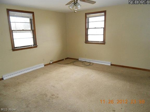 5th image of 379 Louise St
